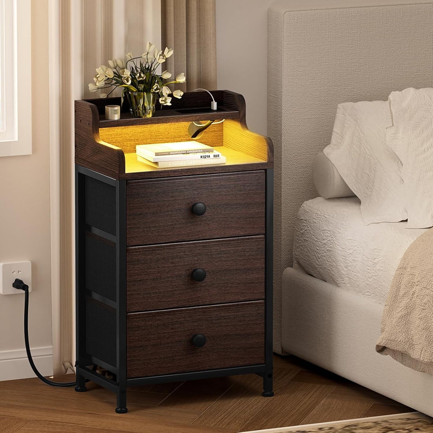 GUNAITO 3 Drawers Nightstand with Charging Station, Bedside Table with LED Light, Modern End Side Table for Bedroom Living Room£¬Brown